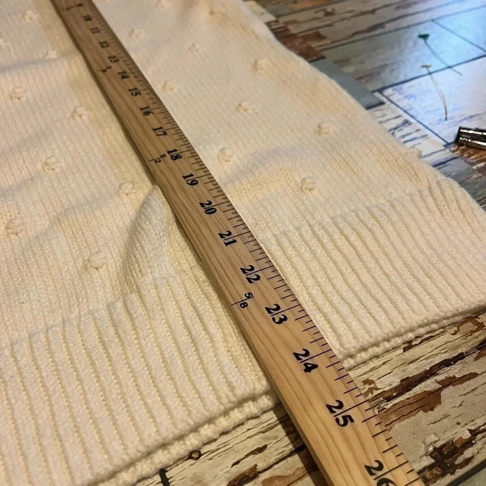 Old Navy cream king sweater with popcorn detail on front - Medium - Picture 9 of 13